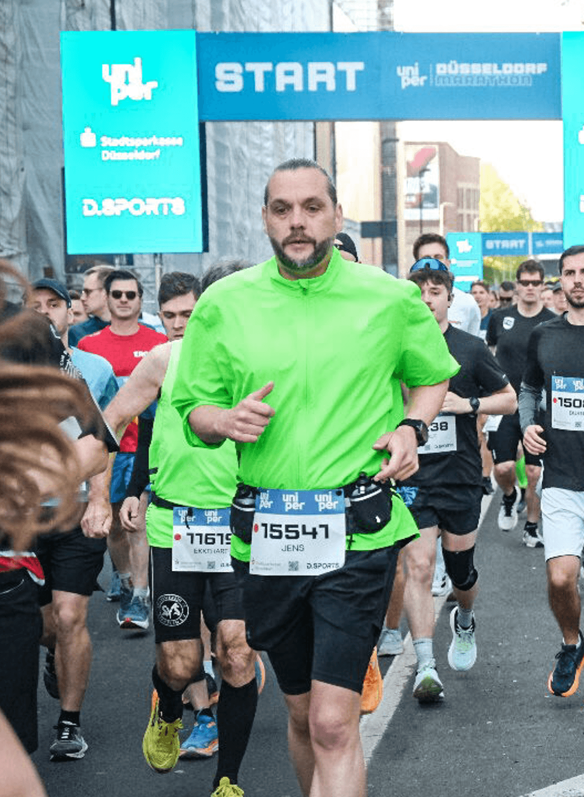 Jens Gildehaus beim Start des Uniper Düsseldorf Halbmarathon, Startnummer 15541